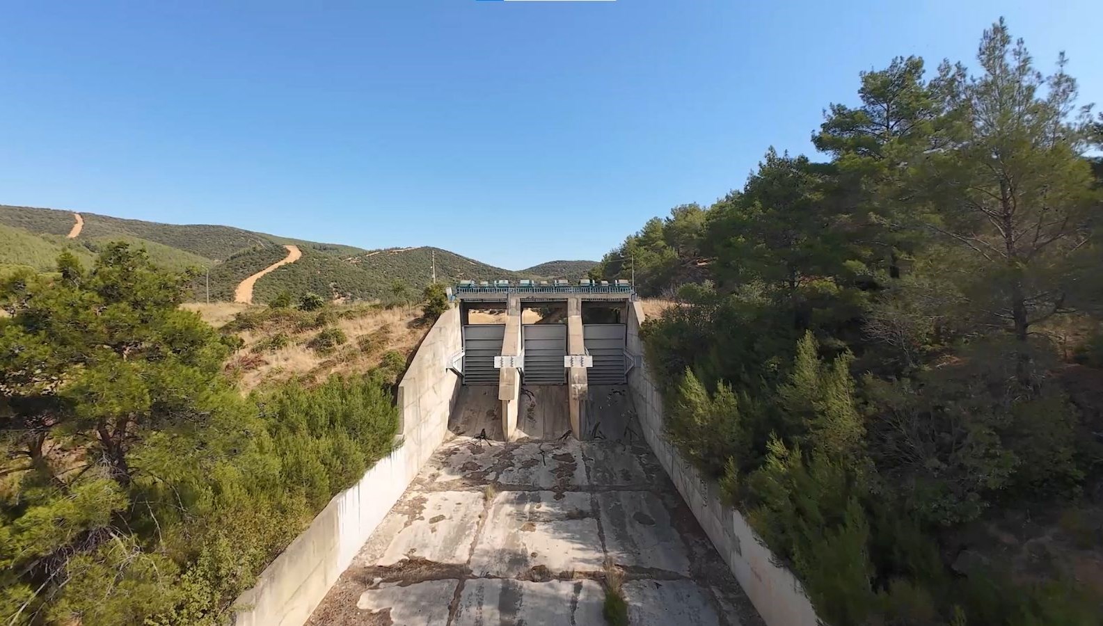 baraj kurudu artik su ihtiyaci kuyulardan karsilaniyor HI4JEQQX