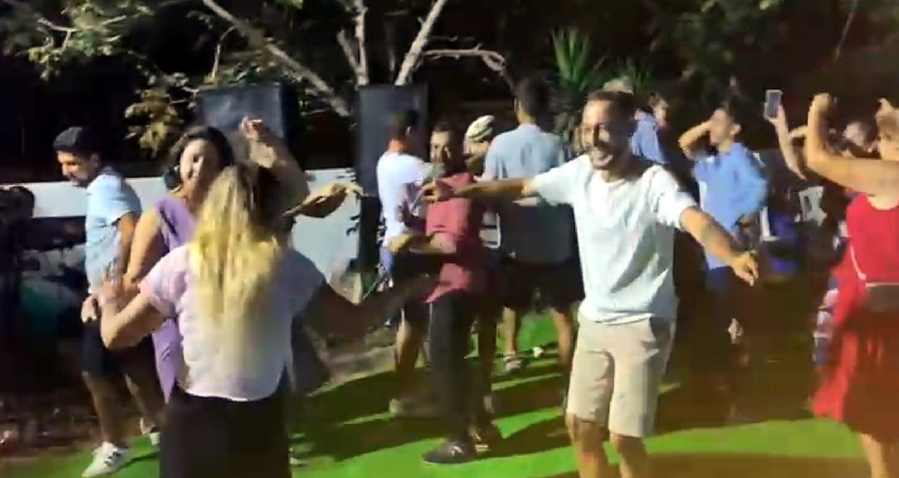 bodrumdaki dugunun surpriz konuklari ZZkZ3sLY