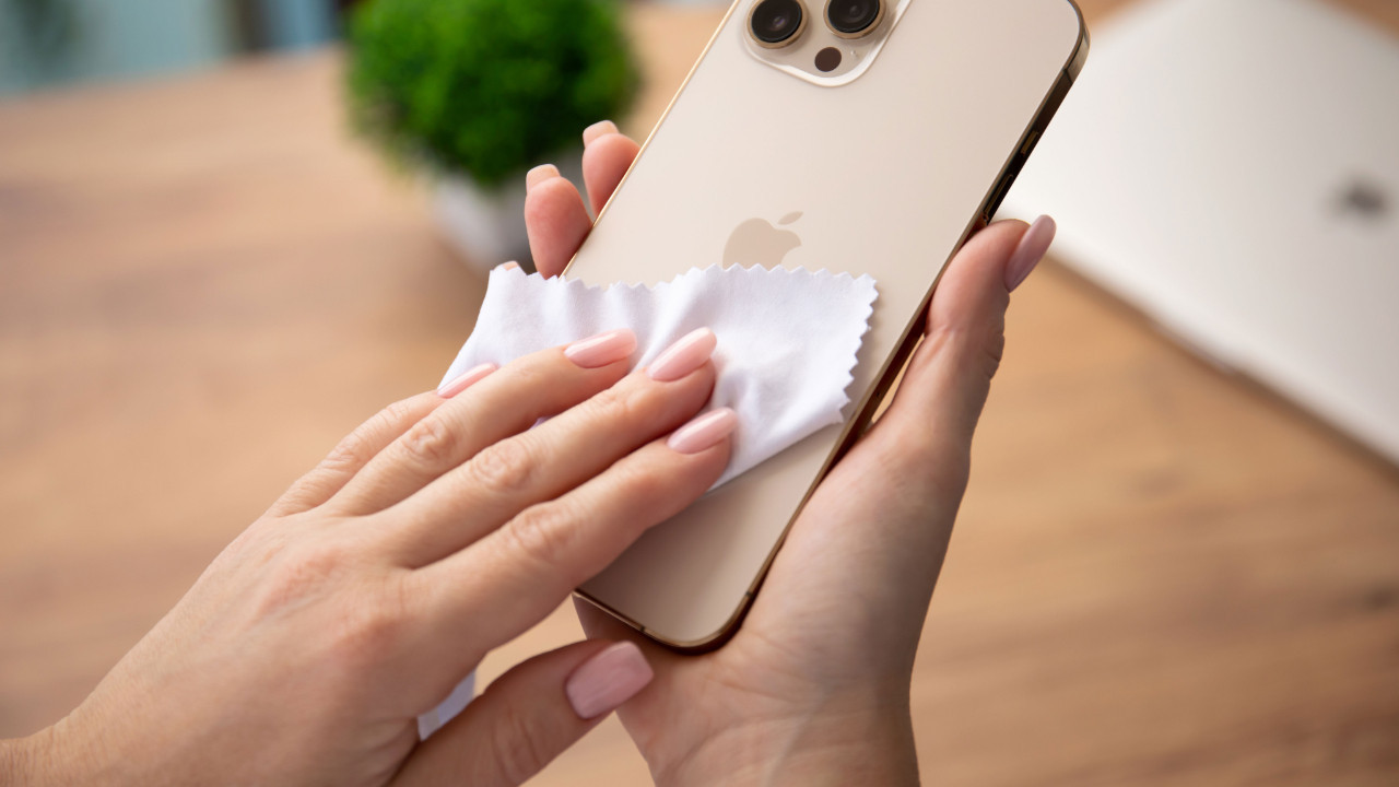 cep telefonu nasil temizlenir dikkat etmeniz gereken tum detaylar IddHniC4