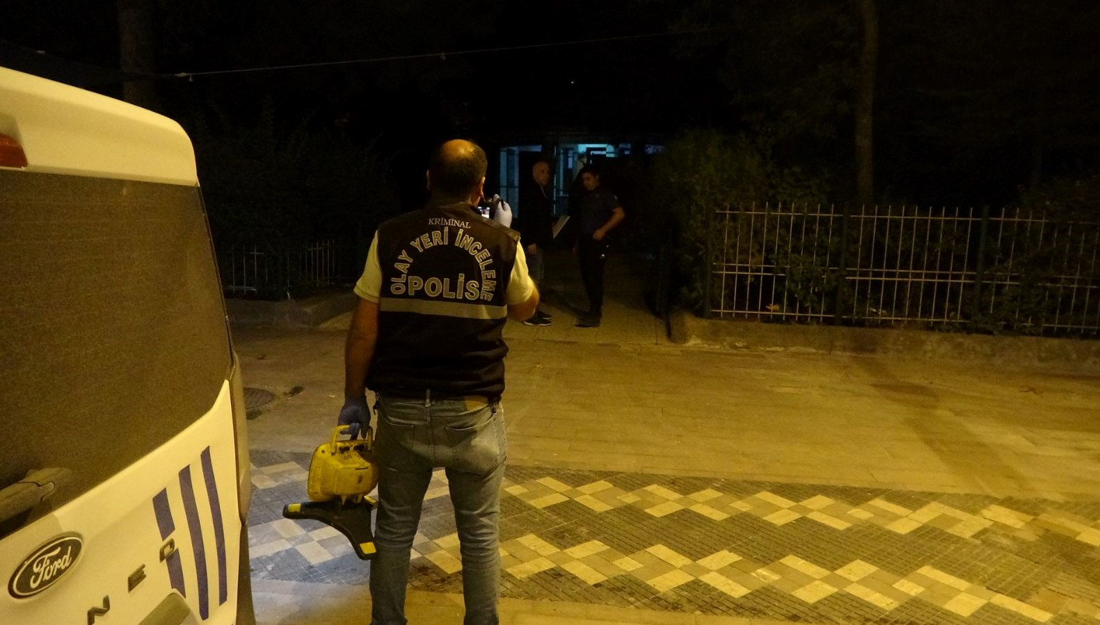 malatyada cami sadirvaninda silahli kavga 3 yarali iIj4iXSL