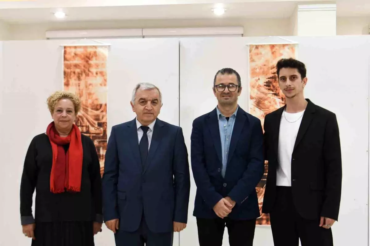 manisa motifleri modern tasarimla bulustu CepibCr9.jpg