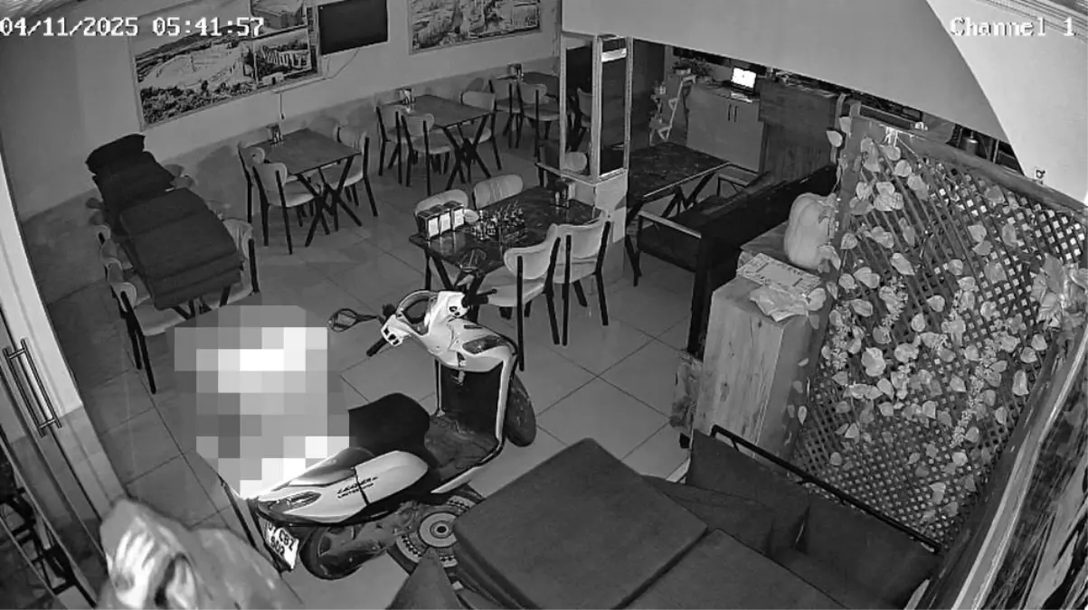 antalyada hirsiz restorana girdi para ve motosikleti caldi dBKhnVty.jpg